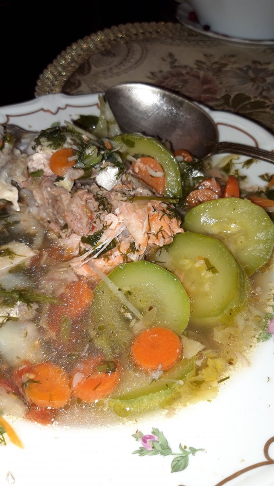 Рыбный суп (уха, солянка) с овощами